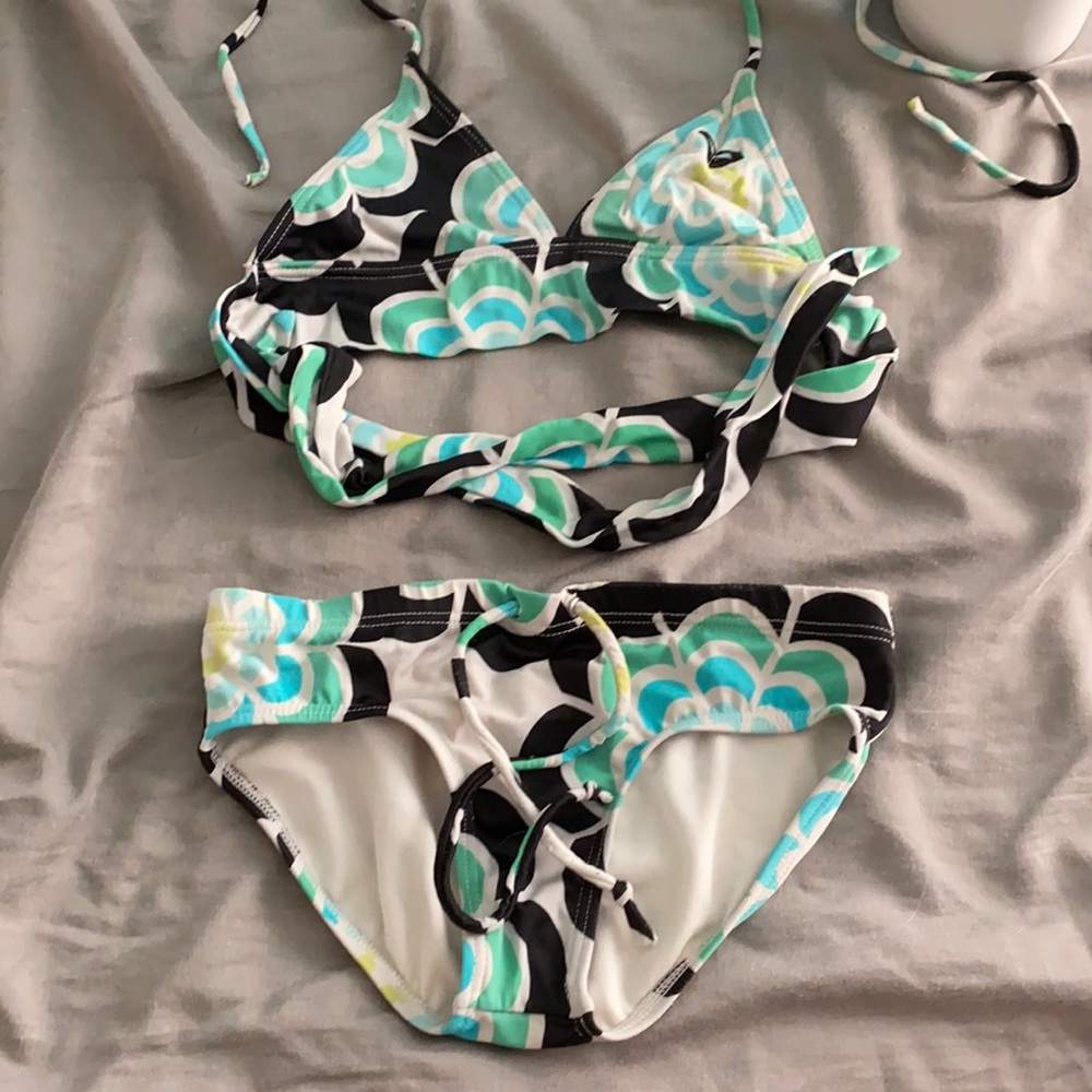 there is some wear on the bottoms on the back